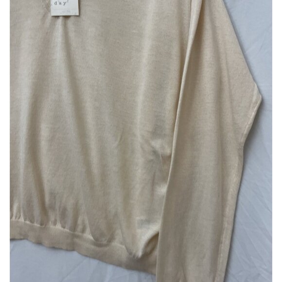 A New Day V-Neck Lightweight Pullover Cream Size Sweater Medium Knit NWT - Picture 3 of 12